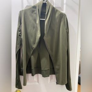 Lululemon jacket size 4